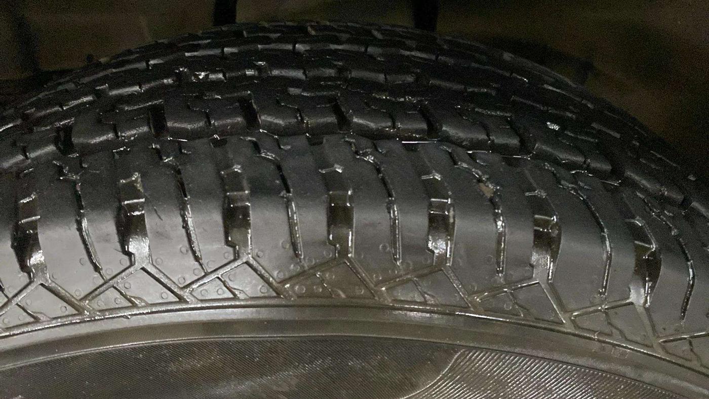 2021 Mahindra Thar LX D AT 4WD HT, Diesel, Automatic, 14,767 km, Left Front Tyre Tread
