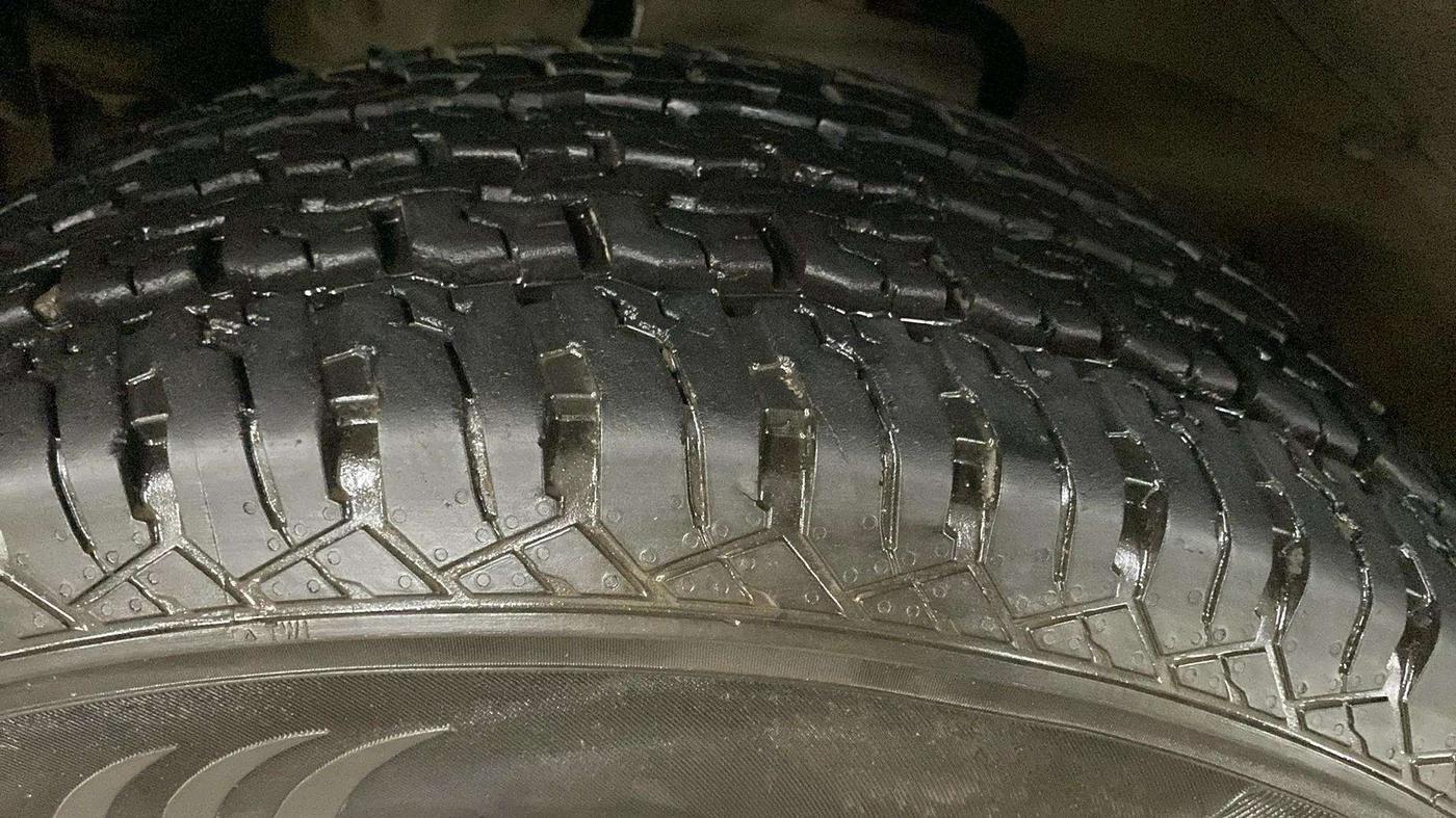 2021 Mahindra Thar LX D AT 4WD HT, Diesel, Automatic, 14,767 km, Left Rear Tyre Tread