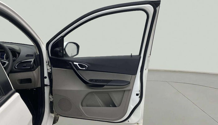 2017 Tata Tiago XZ PETROL, Petrol, Manual, 12,878 km, RHS Front Door
