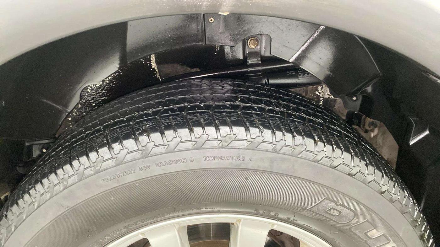 2019 Mahindra XUV500 W9, Diesel, Manual, 48,744 km, Left Rear Tyre Tread