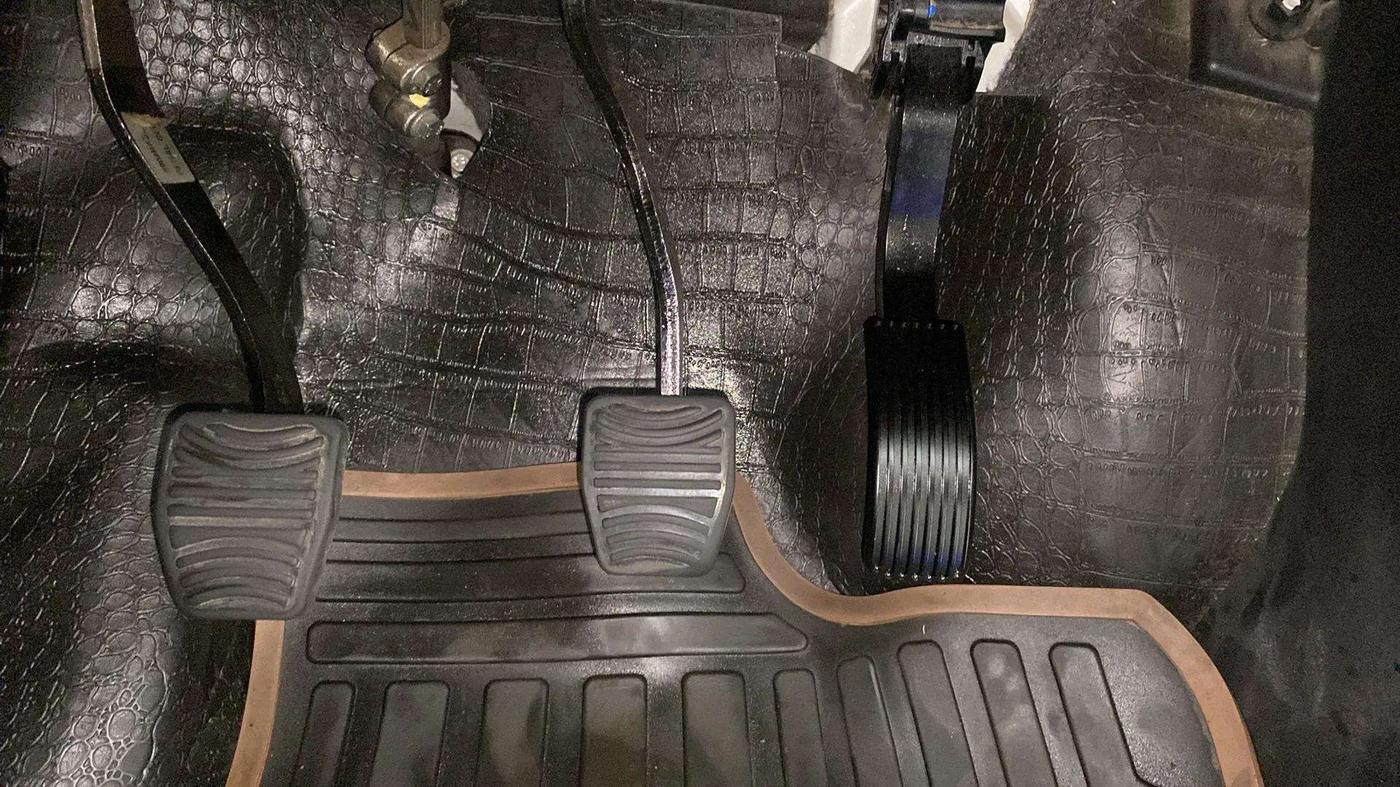 2019 Mahindra XUV500 W9, Diesel, Manual, 48,744 km, Pedals