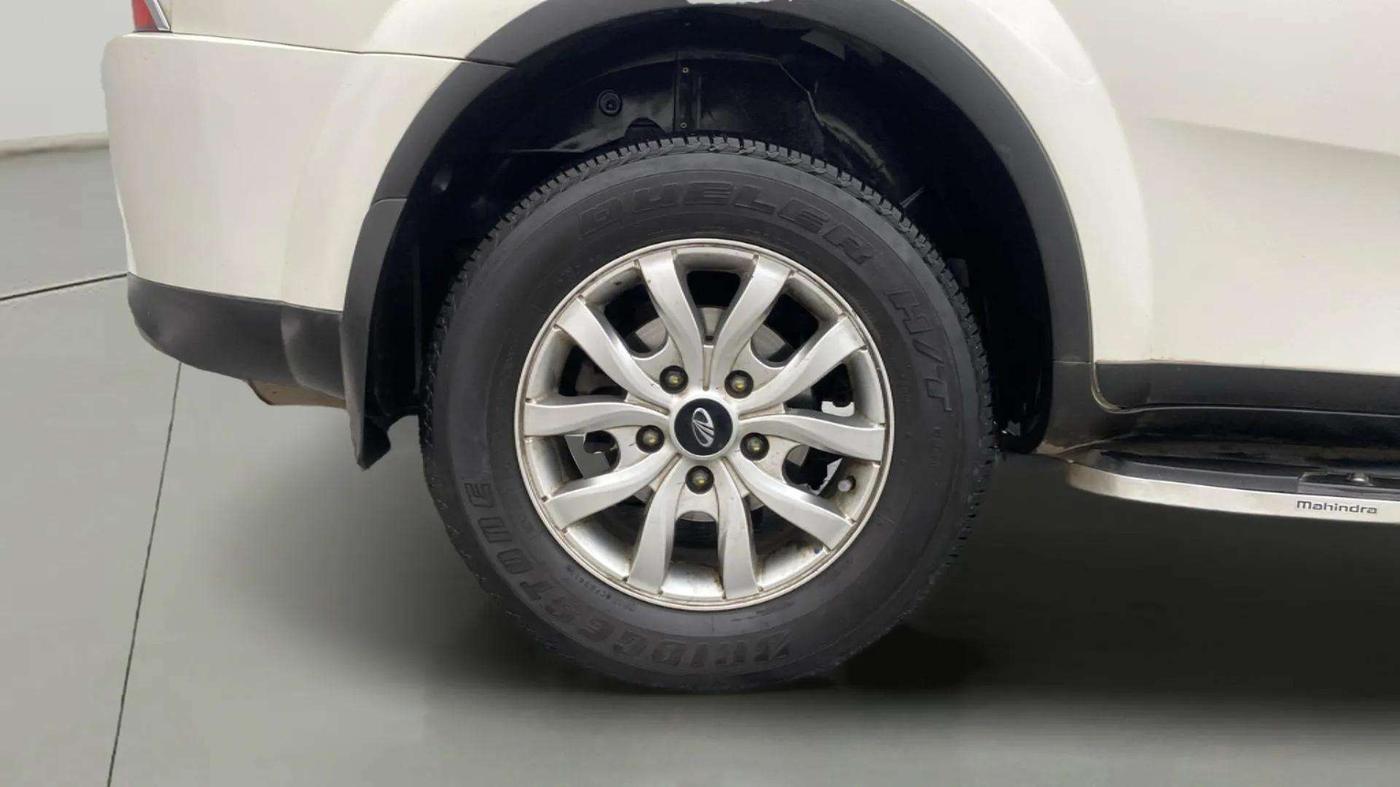 2019 Mahindra XUV500 W9, Diesel, Manual, 48,744 km, Right Rear Wheel