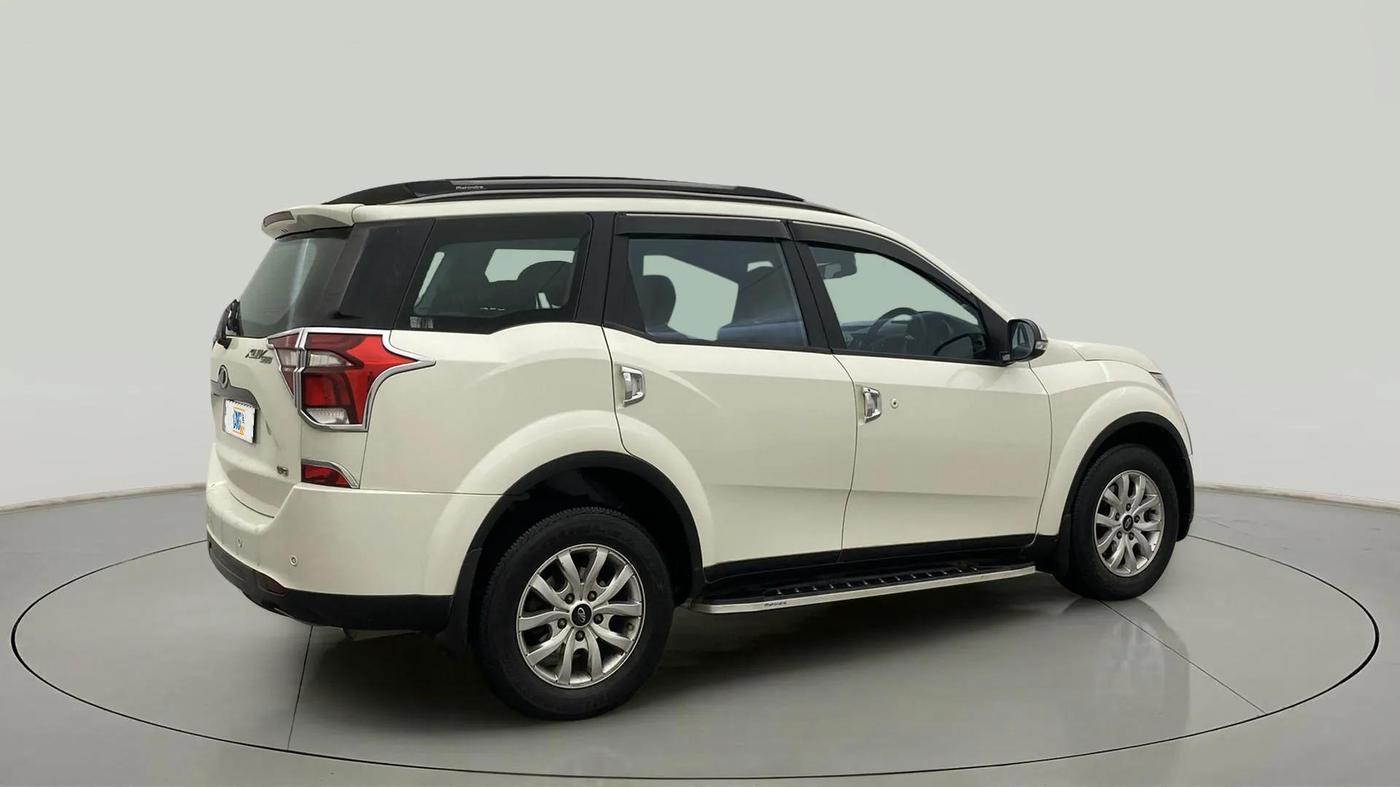 2019 Mahindra XUV500 W9, Diesel, Manual, 48,744 km, Right Back Diagonal