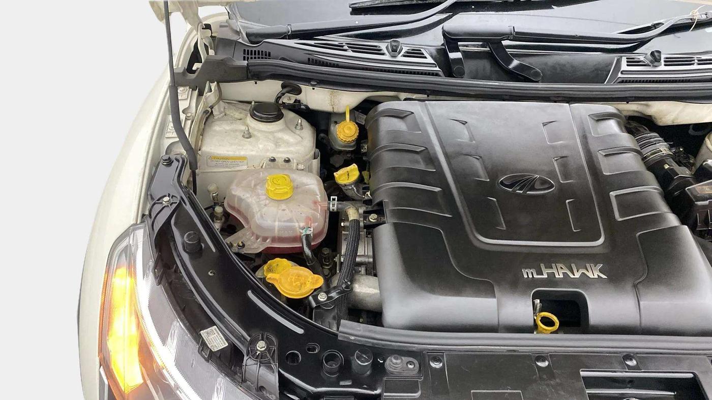 2019 Mahindra XUV500 W9, Diesel, Manual, 48,744 km, Engine View - Right