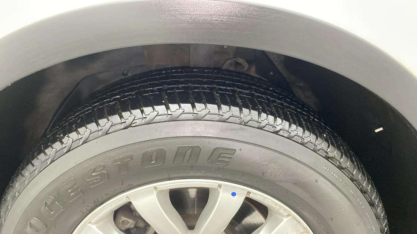 2019 Mahindra XUV500 W9, Diesel, Manual, 48,744 km, Left Front Tyre Tread