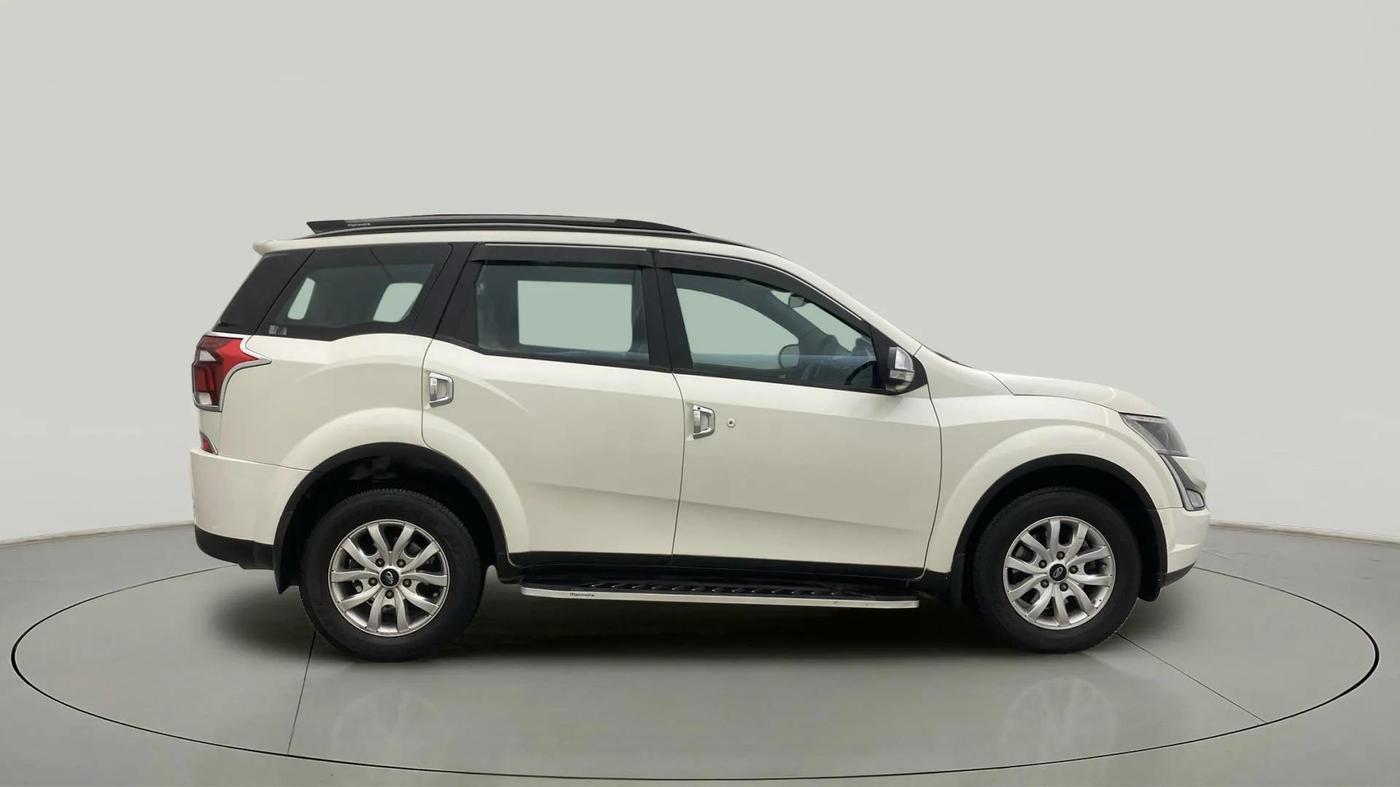 2019 Mahindra XUV500 W9, Diesel, Manual, 48,744 km, Right Side View