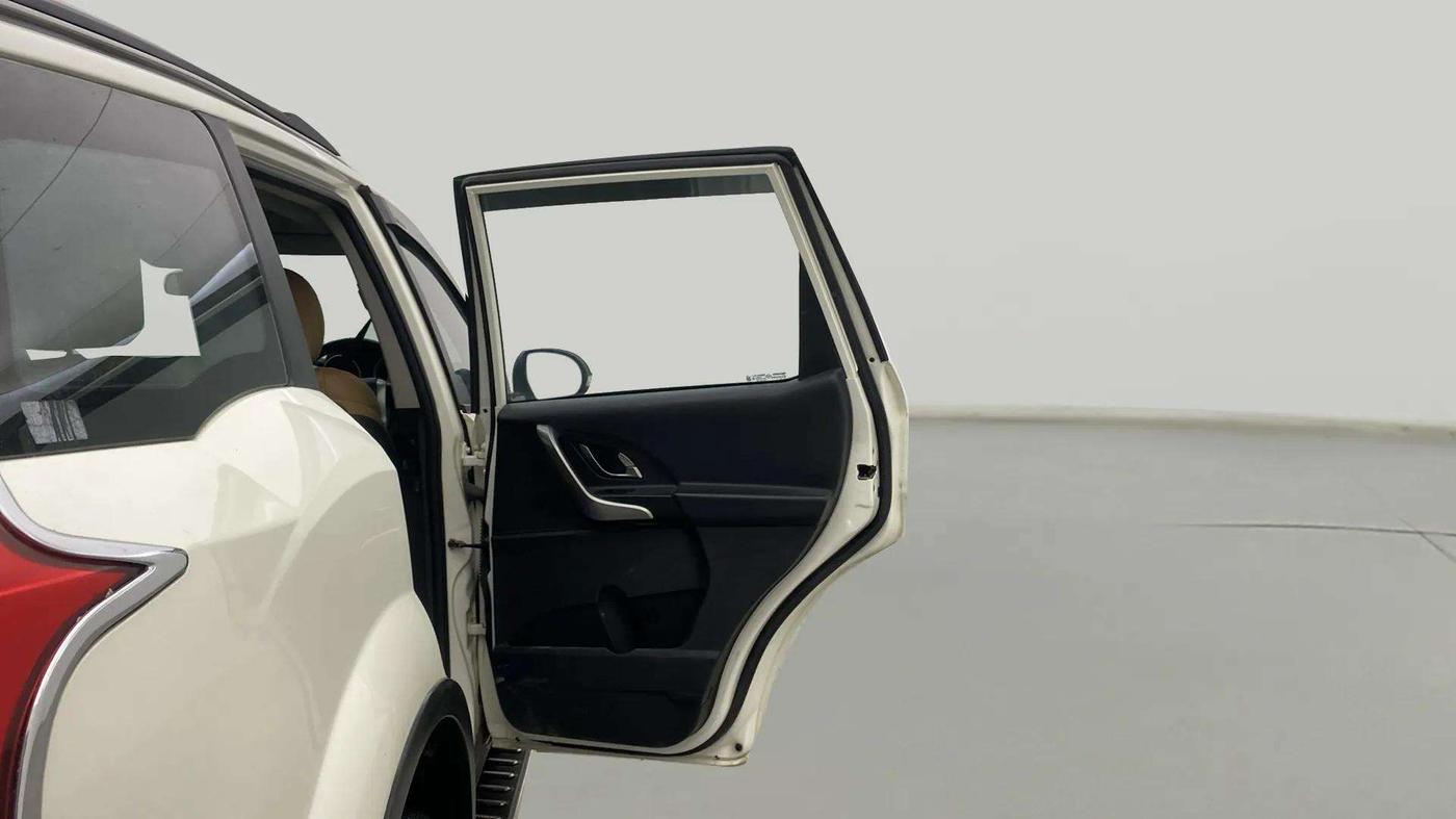 2019 Mahindra XUV500 W9, Diesel, Manual, 48,744 km, RHS Rear Door