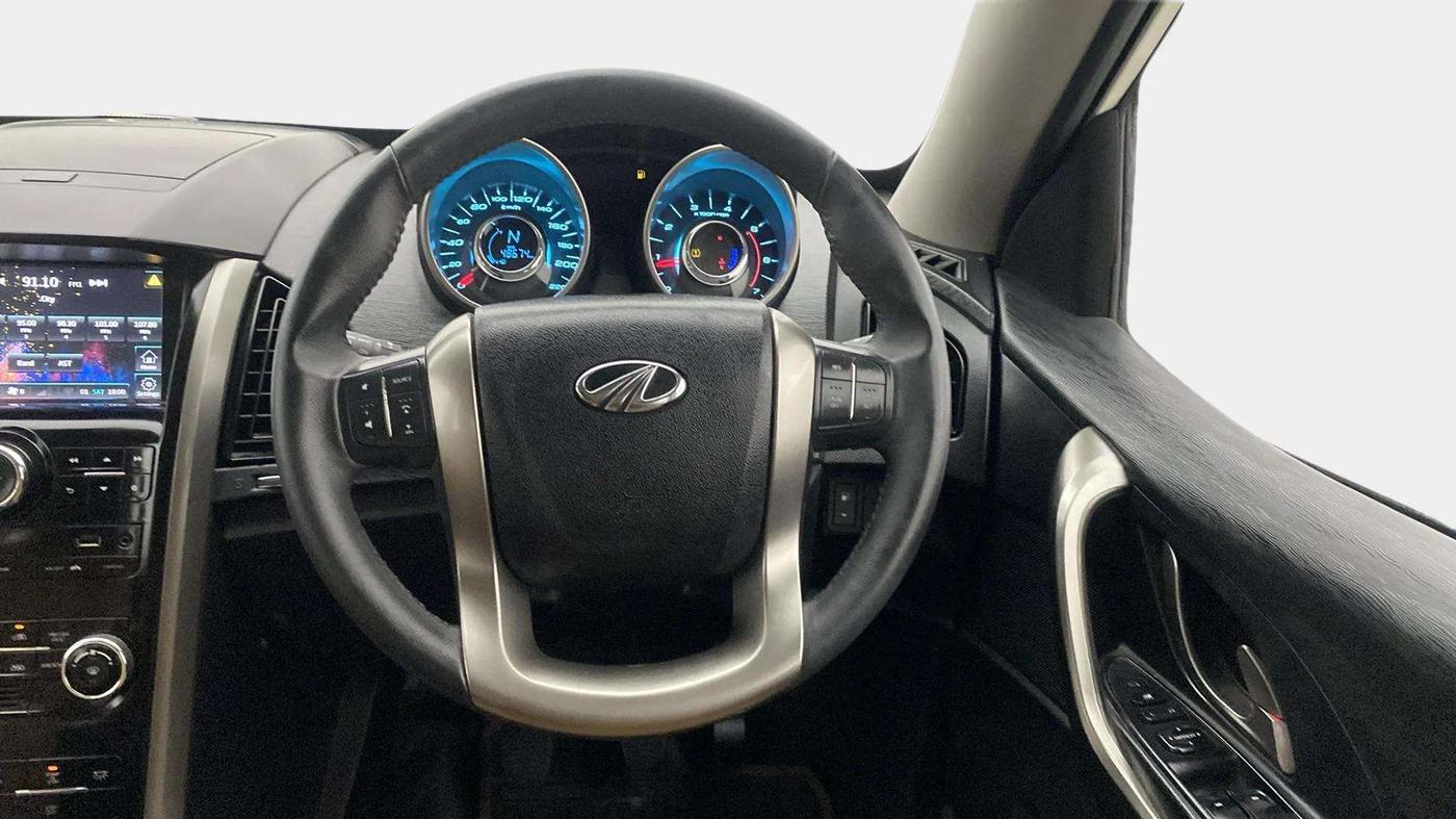 2019 Mahindra XUV500 W9, Diesel, Manual, 48,744 km, Steering Wheel Close Up