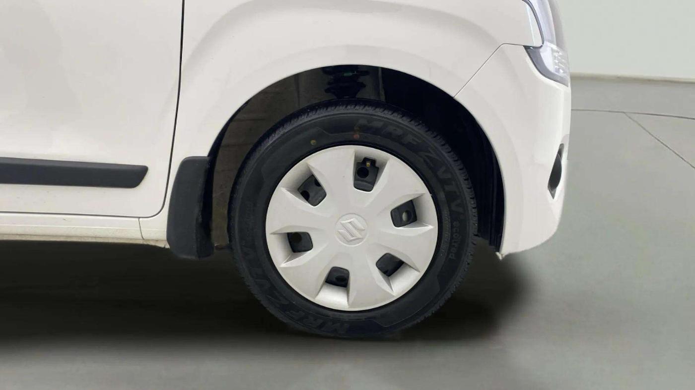 2023 Maruti New Wagon-R ZXI 1.2 AMT, Petrol, Automatic, 8,308 km, Right Front Wheel