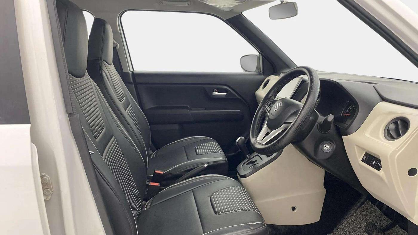 2023 Maruti New Wagon-R ZXI 1.2 AMT, Petrol, Automatic, 8,308 km, Right Side Front Door Cabin