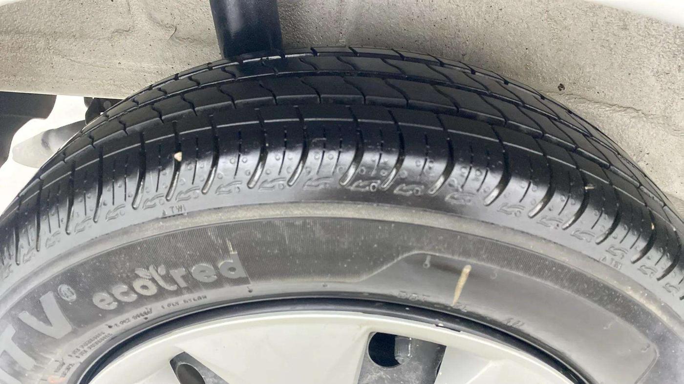 2023 Maruti New Wagon-R ZXI 1.2 AMT, Petrol, Automatic, 8,308 km, Right Rear Tyre Tread