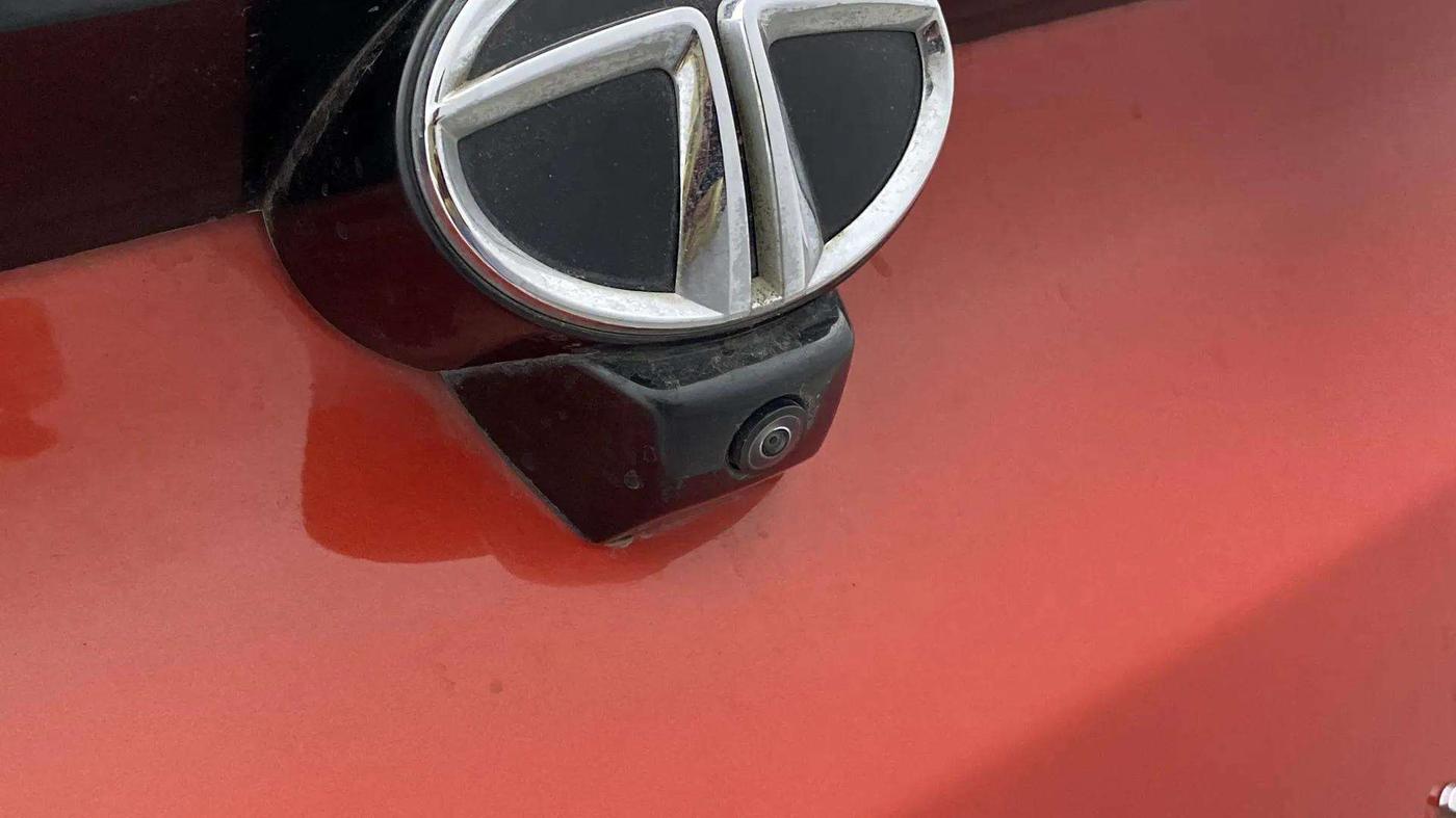 2023 Tata NEXON FEARLESS PLUS S 1.5 REVOTORQ 6 MT DT, Diesel, Manual, 11,404 km, Parking Camera