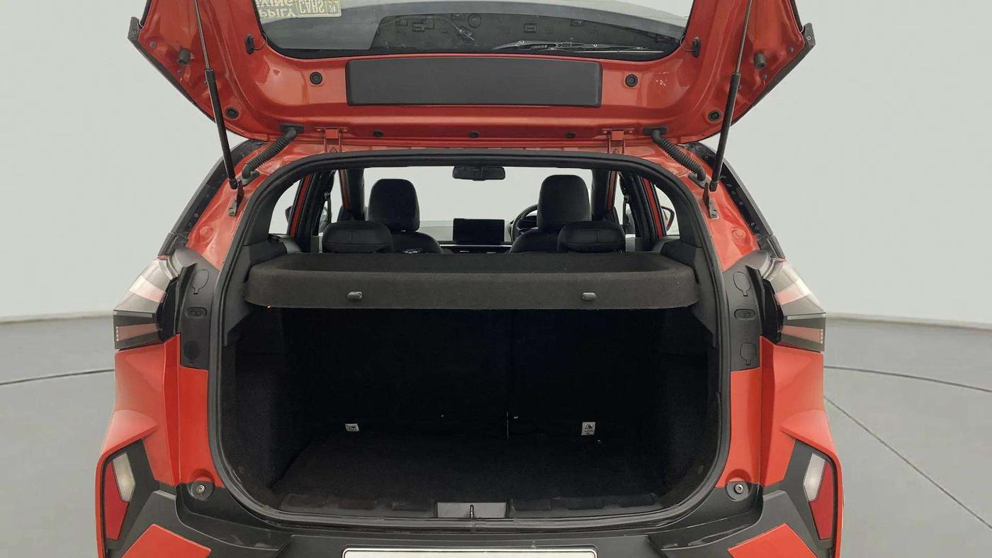 2023 Tata NEXON FEARLESS PLUS S 1.5 REVOTORQ 6 MT DT, Diesel, Manual, 11,404 km, Boot Inside