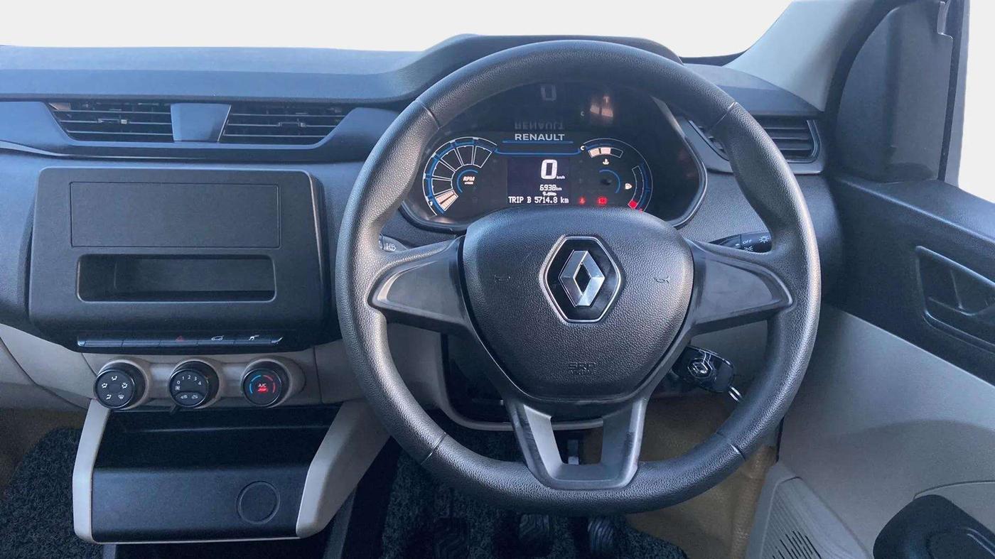 2023 Renault TRIBER RXE MT, Petrol, Manual, 6,951 km, Steering Wheel Close Up