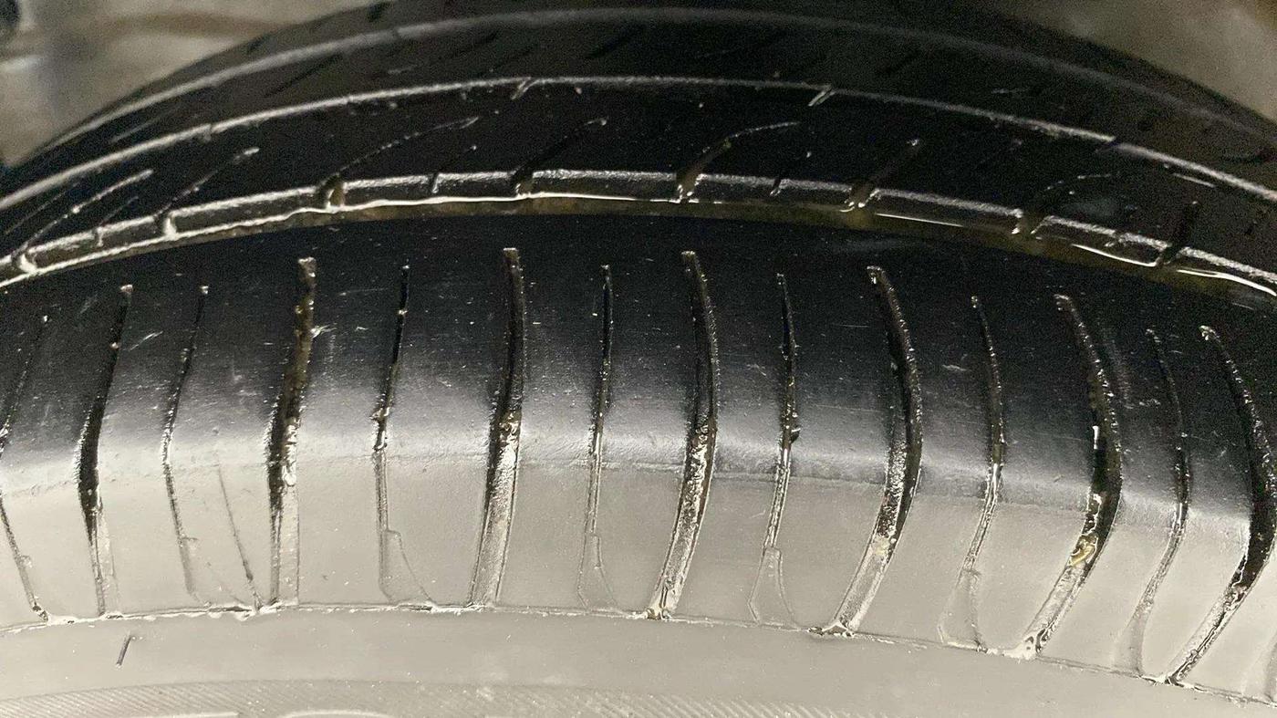 2017 Maruti Wagon R 1.0 VXI, Petrol, Manual, 81,689 km, Left Front Tyre Tread