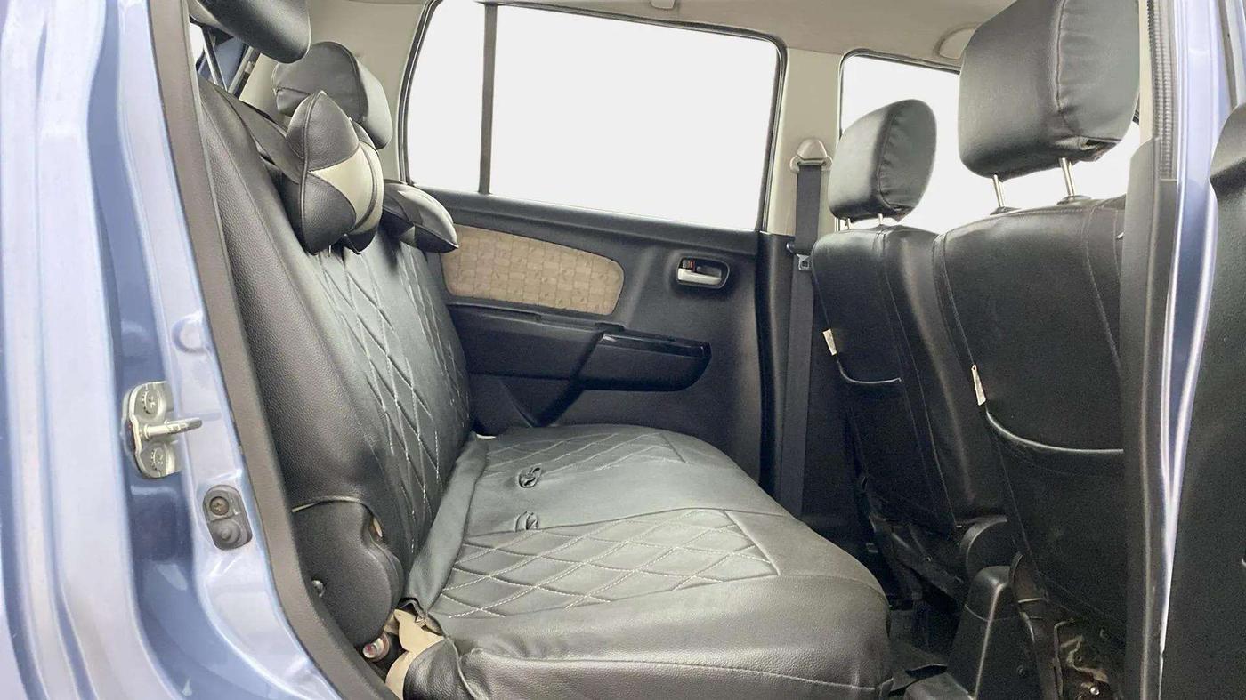 2017 Maruti Wagon R 1.0 VXI, Petrol, Manual, 81,689 km, Right Side Rear Door Cabin