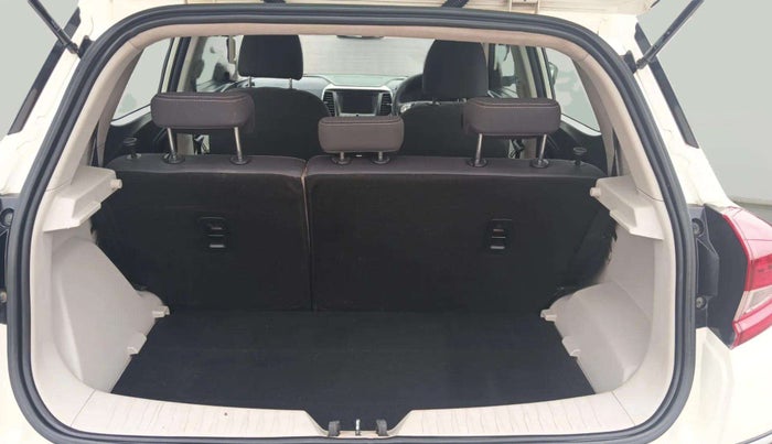 2020 Mahindra XUV300 W6 1.5 DIESEL AMT, Diesel, Automatic, 34,703 km, Boot Inside