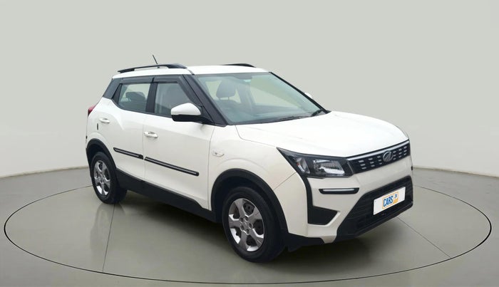 2020 Mahindra XUV300 W6 1.5 DIESEL AMT, Diesel, Automatic, 34,703 km, Right Front Diagonal