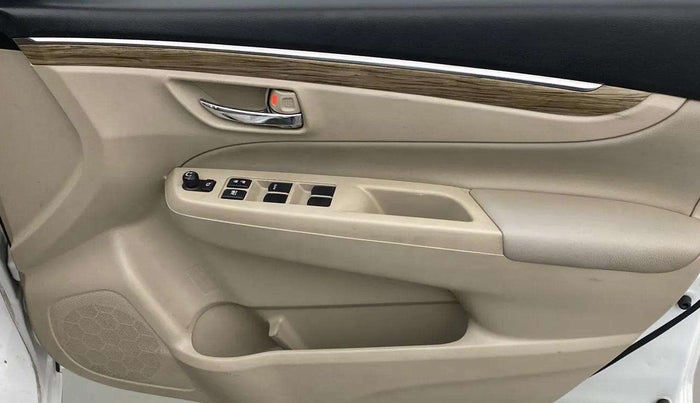 2018 Maruti Ciaz ALPHA 1.5 SHVS PETROL, Petrol, Manual, 43,315 km, Driver Side Door Panels Control