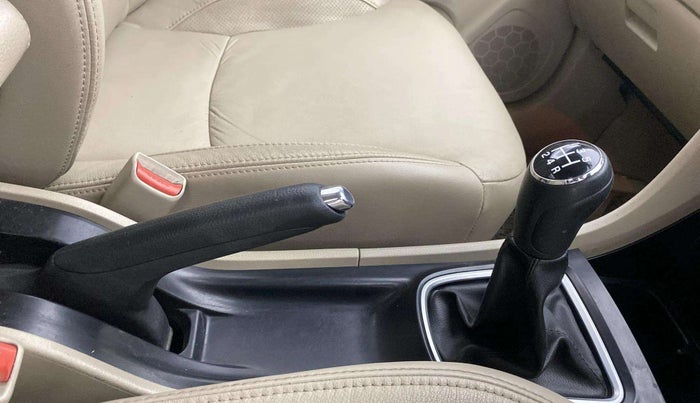 2018 Maruti Ciaz ALPHA 1.5 SHVS PETROL, Petrol, Manual, 43,315 km, Gear Lever