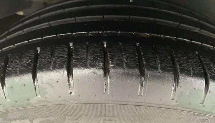 2018 Maruti Ciaz ALPHA 1.5 SHVS PETROL, Petrol, Manual, 43,315 km, Right Rear Tyre Tread