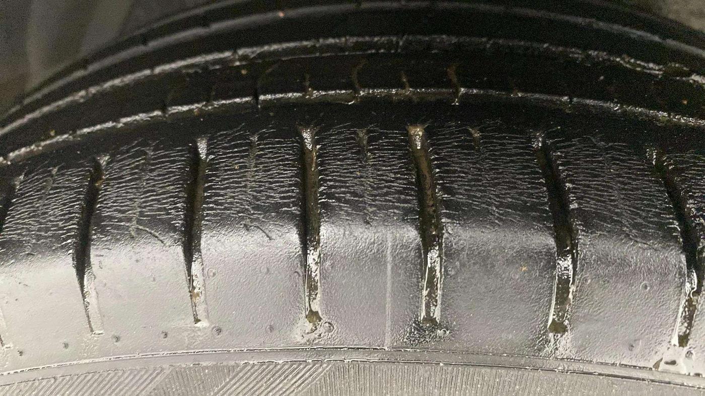 2018 Maruti Ciaz ALPHA 1.5 SHVS PETROL, Petrol, Manual, 43,315 km, Left Front Tyre Tread