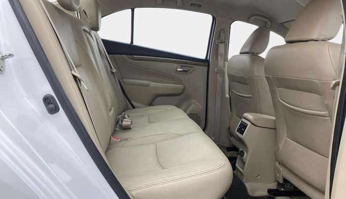 2018 Maruti Ciaz ALPHA 1.5 SHVS PETROL, Petrol, Manual, 43,315 km, Right Side Rear Door Cabin