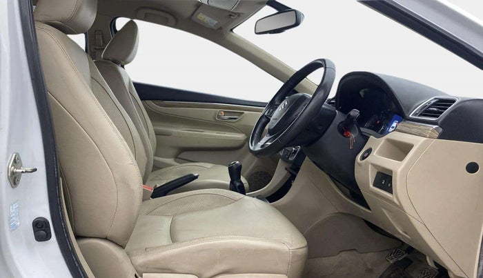 2018 Maruti Ciaz ALPHA 1.5 SHVS PETROL, Petrol, Manual, 43,315 km, Right Side Front Door Cabin