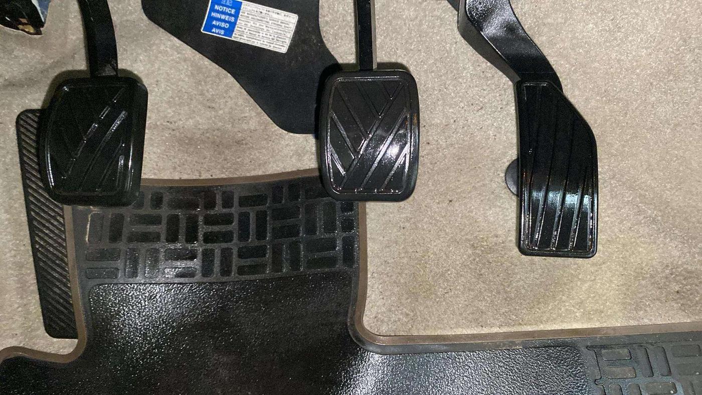 2018 Maruti Ciaz ALPHA 1.5 SHVS PETROL, Petrol, Manual, 43,315 km, Pedals