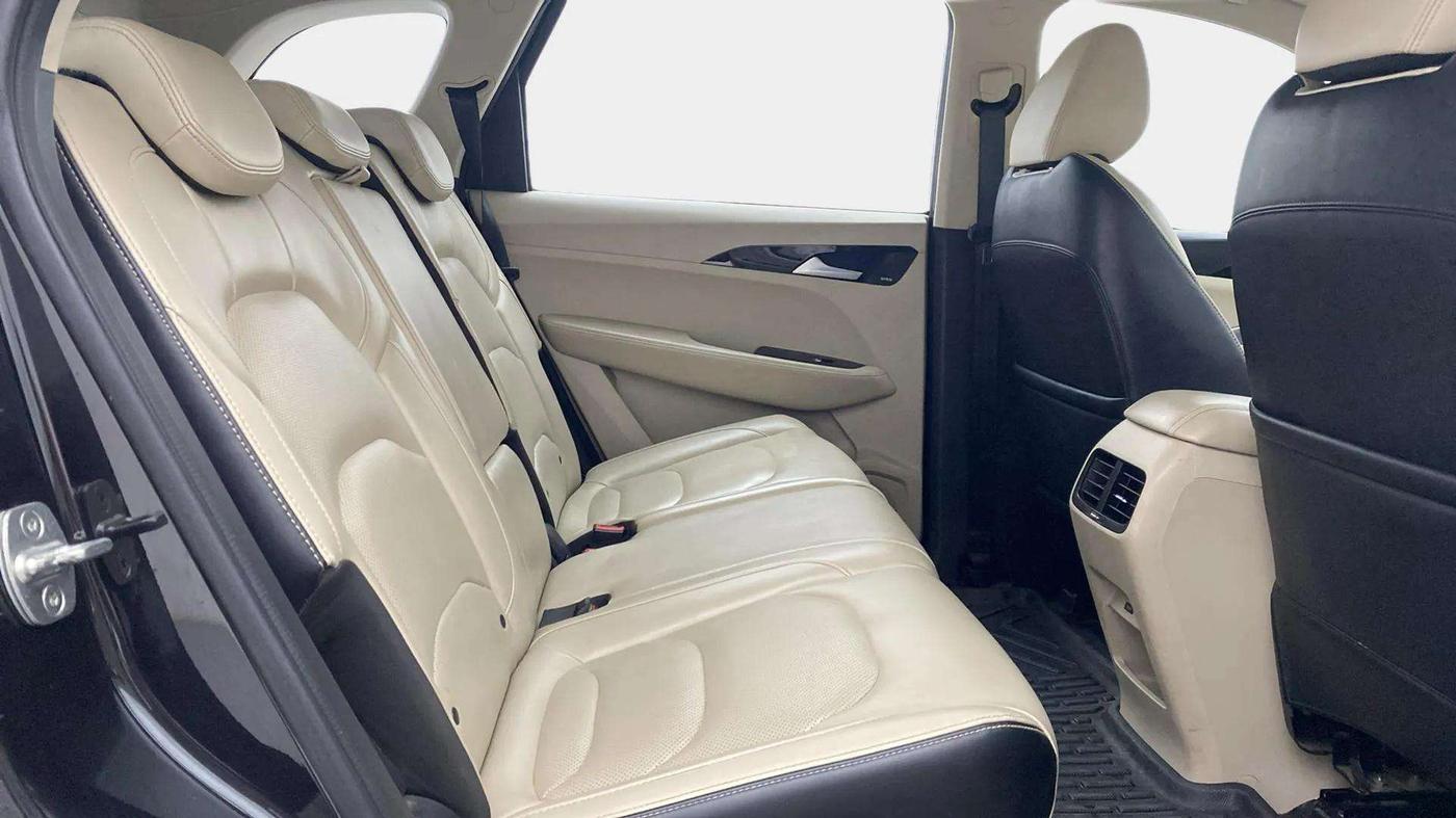 2021 MG HECTOR SMART 1.5 PETROL CVT, Petrol, Automatic, 24,602 km, Right Side Rear Door Cabin