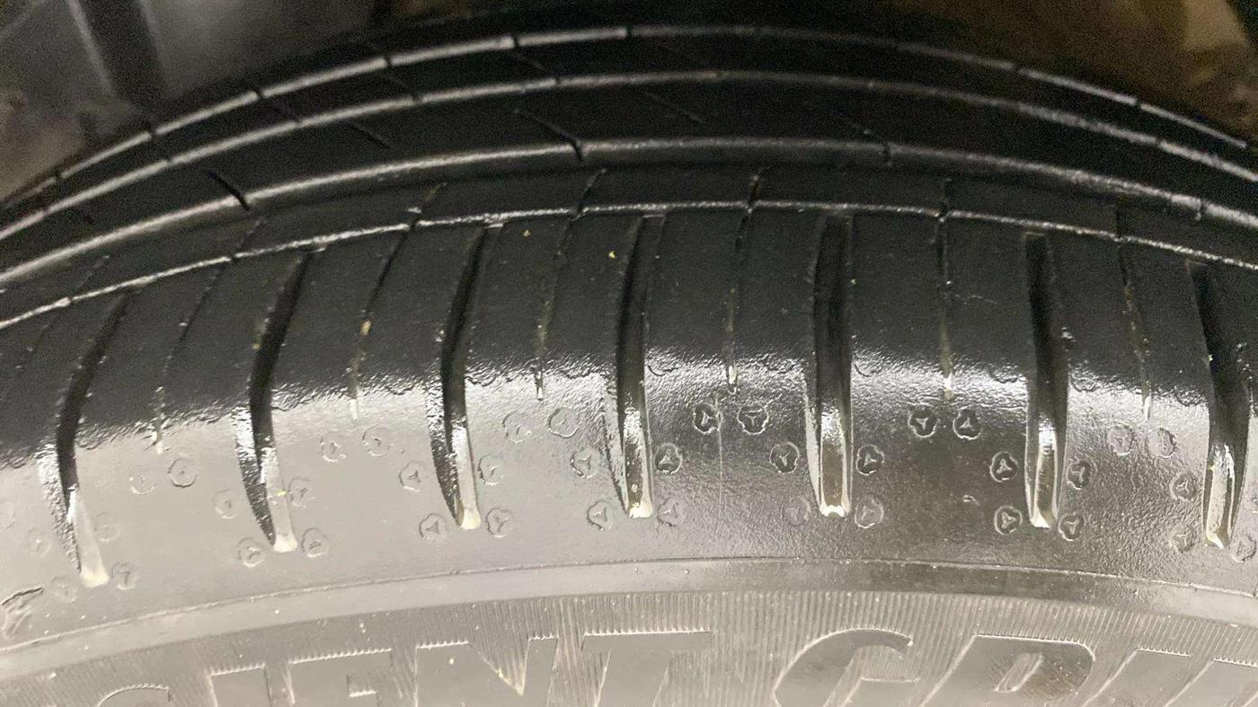 2021 MG HECTOR SMART 1.5 PETROL CVT, Petrol, Automatic, 24,602 km, Left Front Tyre Tread