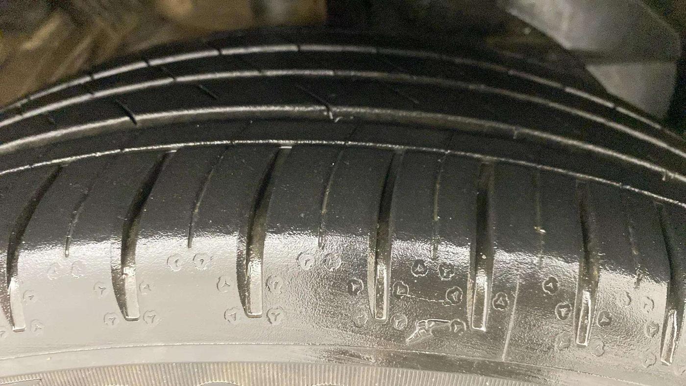 2021 MG HECTOR SMART 1.5 PETROL CVT, Petrol, Automatic, 24,602 km, Right Front Tyre Tread