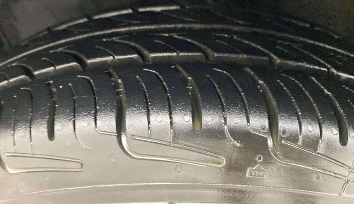2015 Maruti Celerio ZXI AMT, Petrol, Automatic, 59,672 km, Left Front Tyre Tread