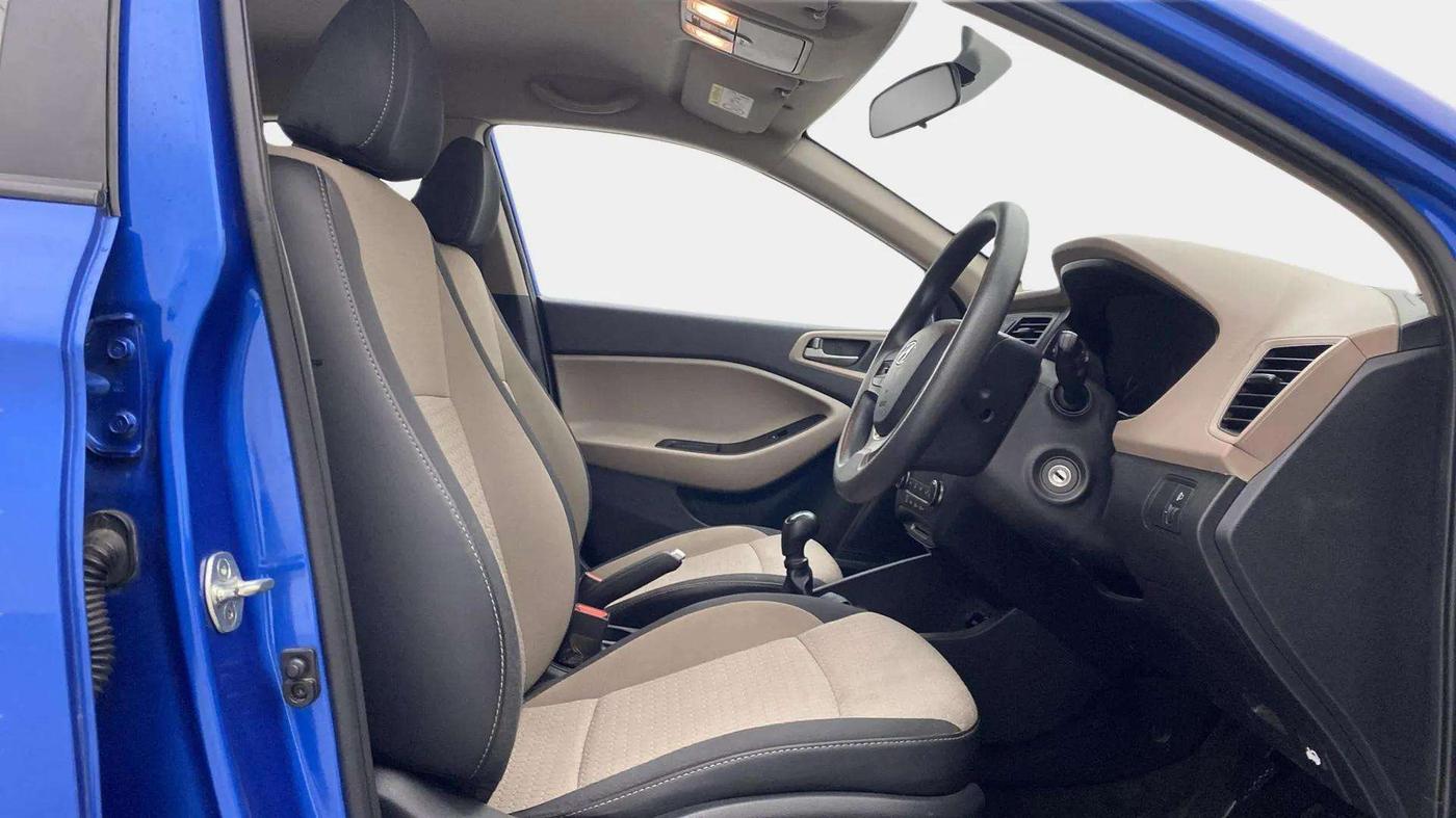 2017 Hyundai Elite i20 ASTA 1.2, Petrol, Manual, 33,801 km, Right Side Front Door Cabin