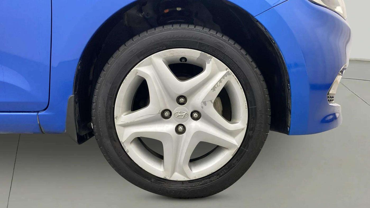 2017 Hyundai Elite i20 ASTA 1.2, Petrol, Manual, 33,801 km, Right Front Wheel
