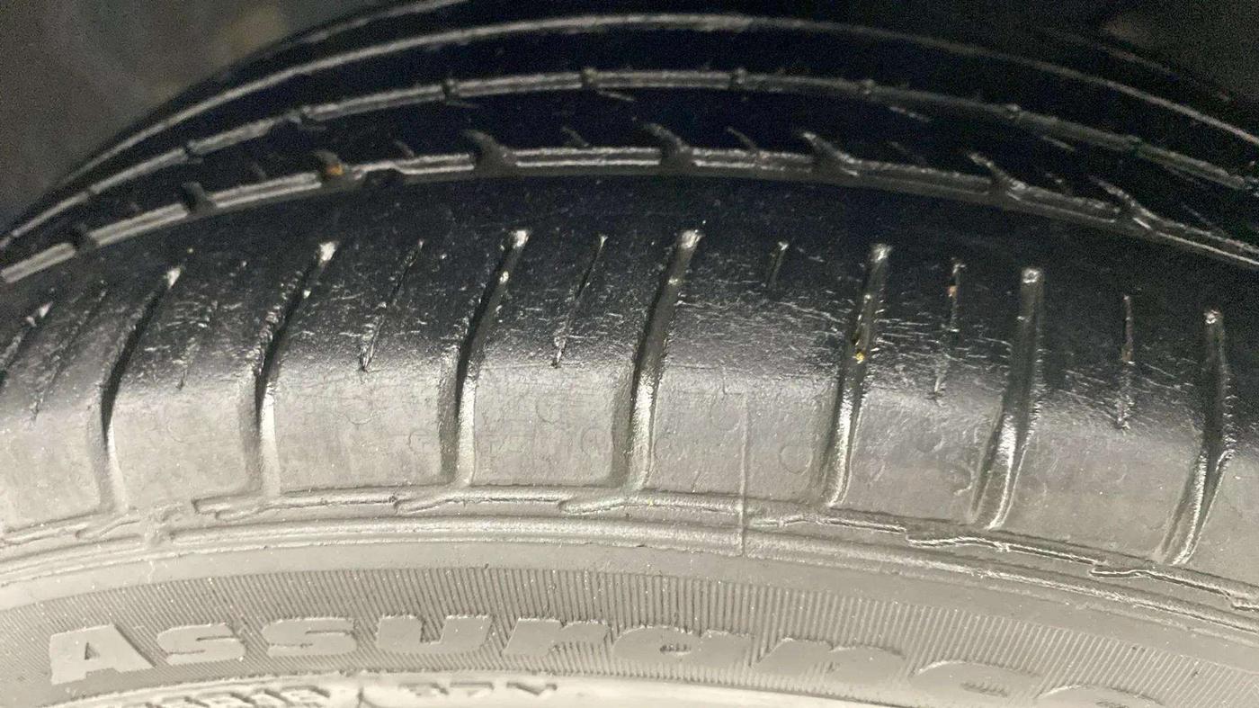 2017 Hyundai Elite i20 ASTA 1.2, Petrol, Manual, 33,801 km, Right Front Tyre Tread