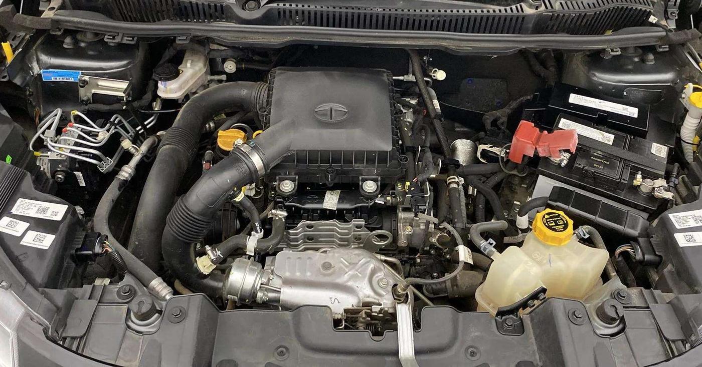 2023 Tata NEXON XZA PLUS (L), Petrol, Automatic, 4,877 km, Engine View