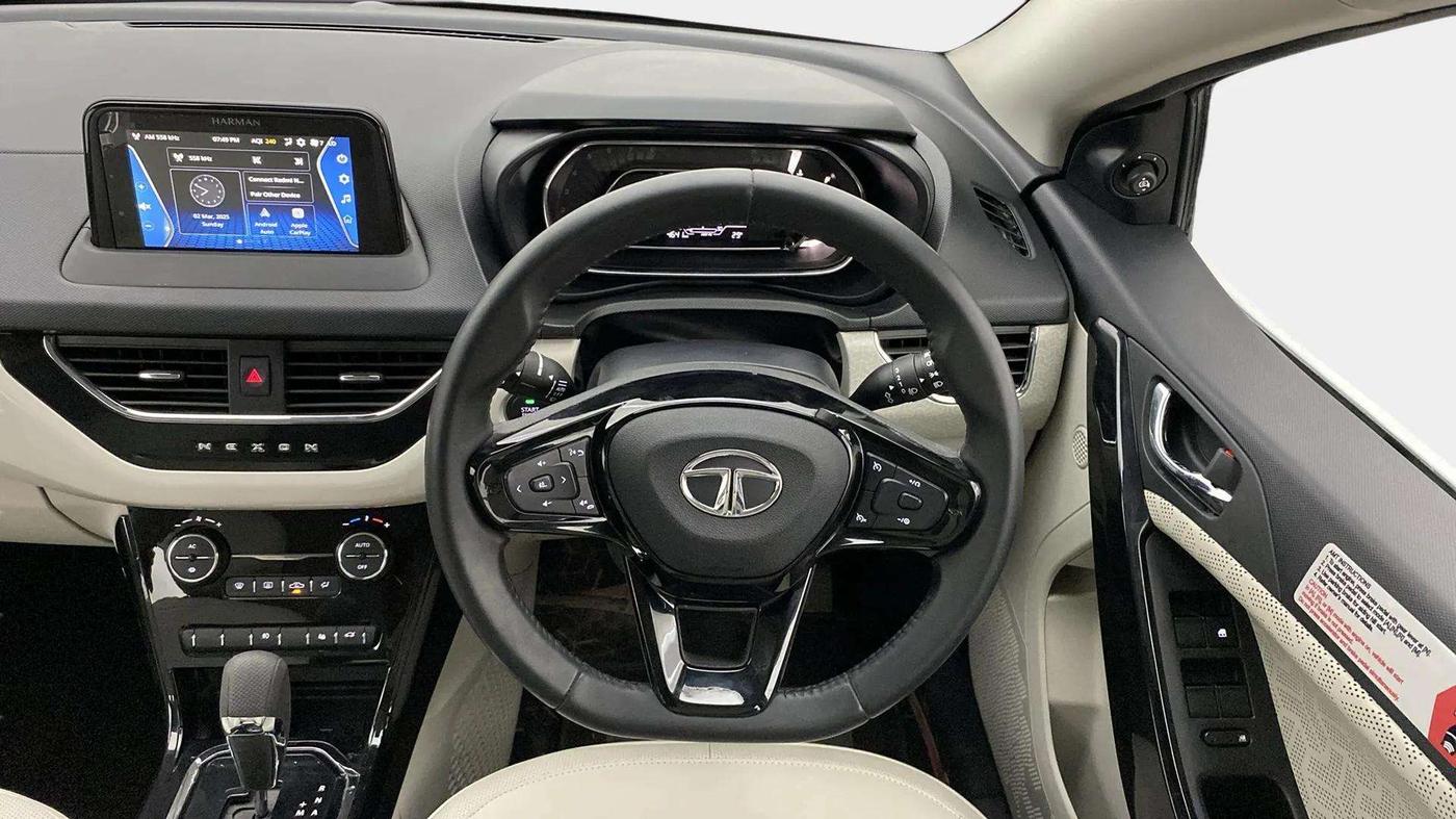 2023 Tata NEXON XZA PLUS (L), Petrol, Automatic, 4,877 km, Steering Wheel Close Up