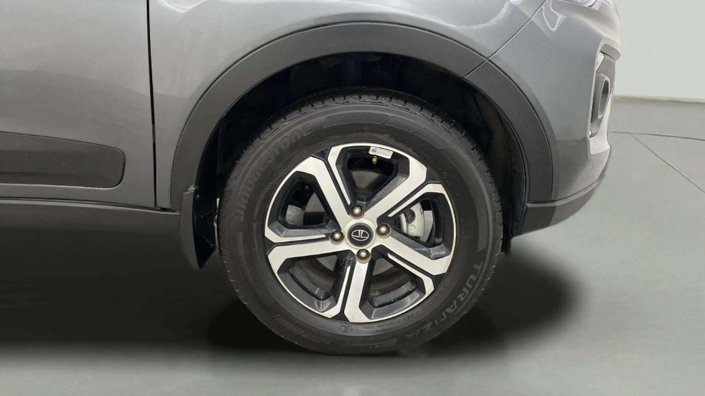 2023 Tata NEXON XZA PLUS (L), Petrol, Automatic, 4,877 km, Right Front Wheel