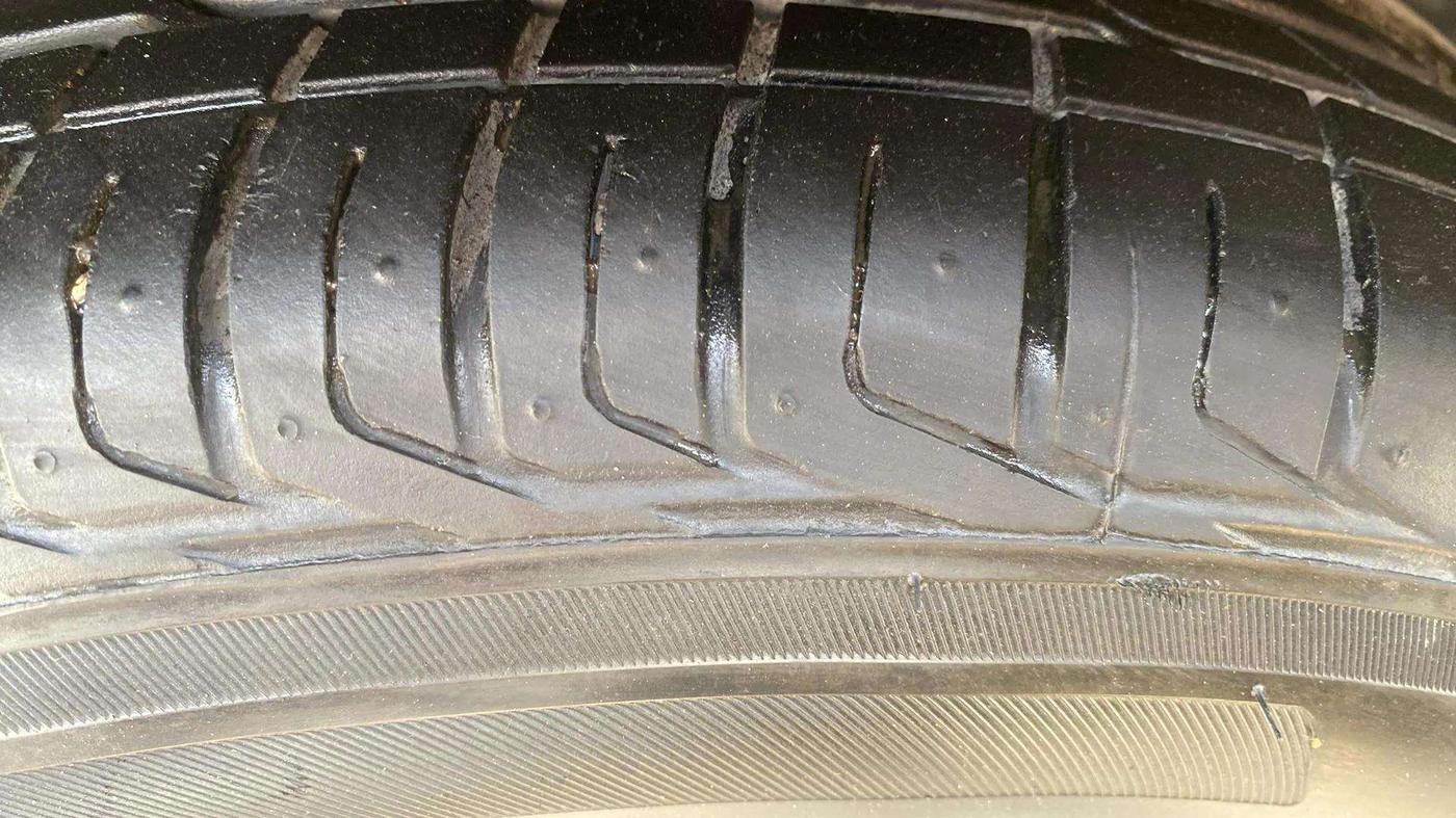 2023 Tata NEXON XZA PLUS (L), Petrol, Automatic, 4,877 km, Left Front Tyre Tread