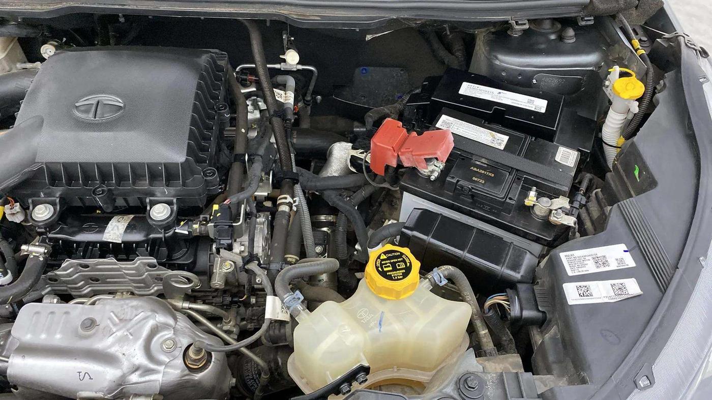2023 Tata NEXON XZA PLUS (L), Petrol, Automatic, 4,877 km, Engine View - Left