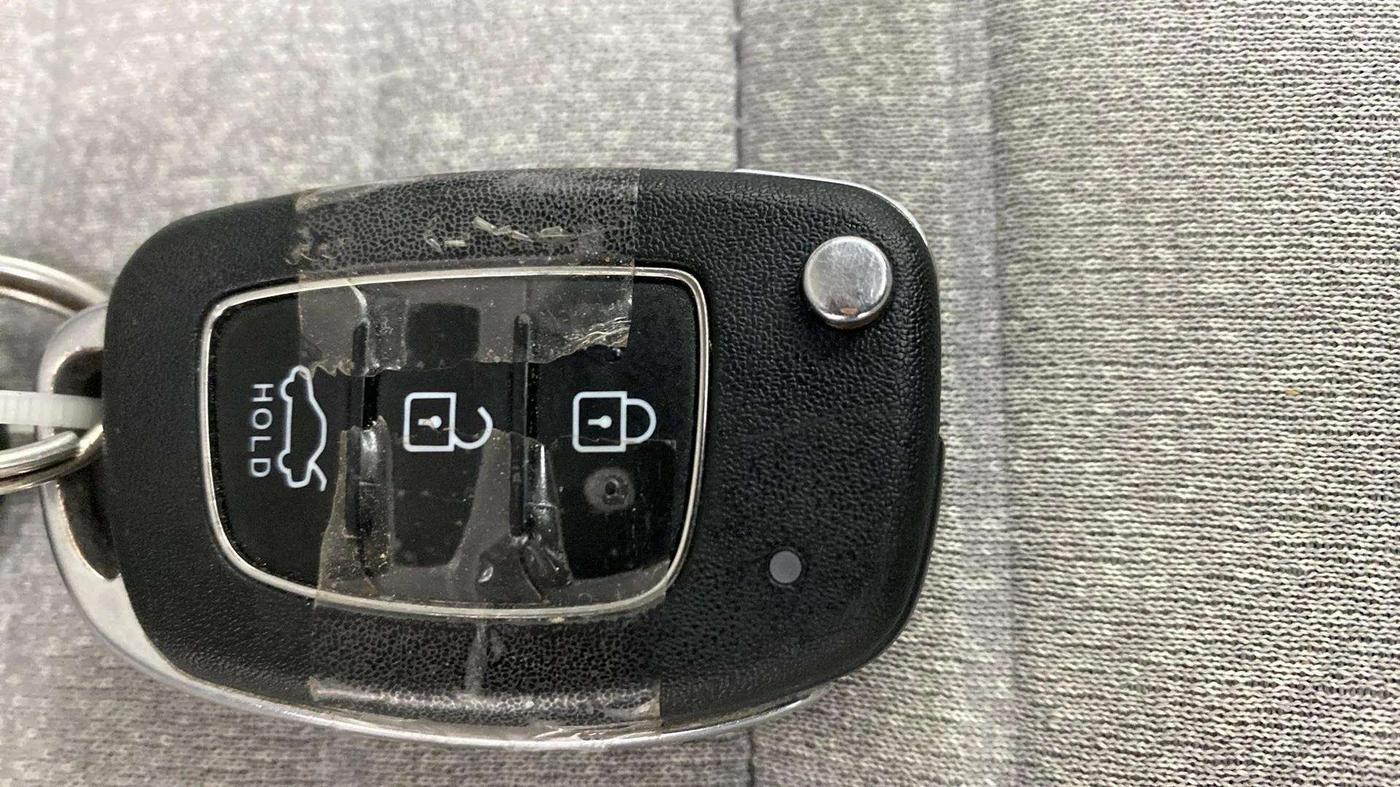 2023 Hyundai GRAND I10 NIOS SPORTZ AMT 1.2 KAPPA VTVT, Petrol, Automatic, 8,031 km, Key Close Up