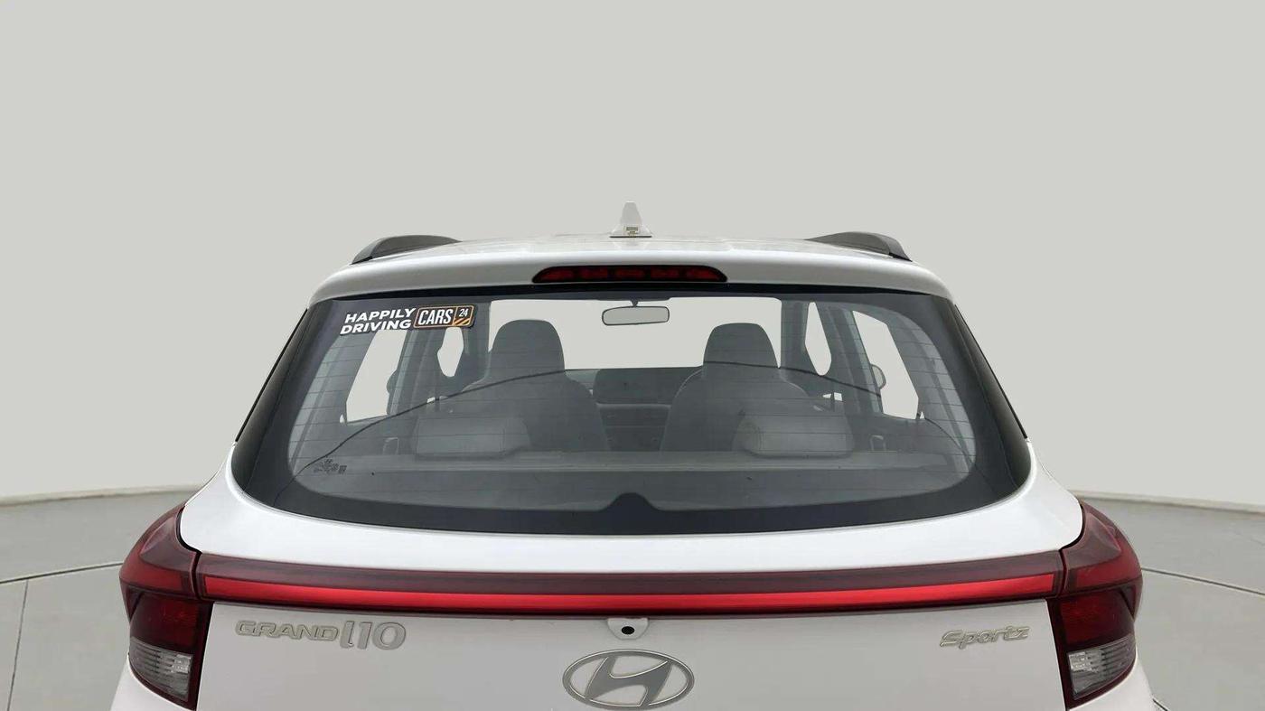 2023 Hyundai GRAND I10 NIOS SPORTZ AMT 1.2 KAPPA VTVT, Petrol, Automatic, 8,031 km, Rear Windshield