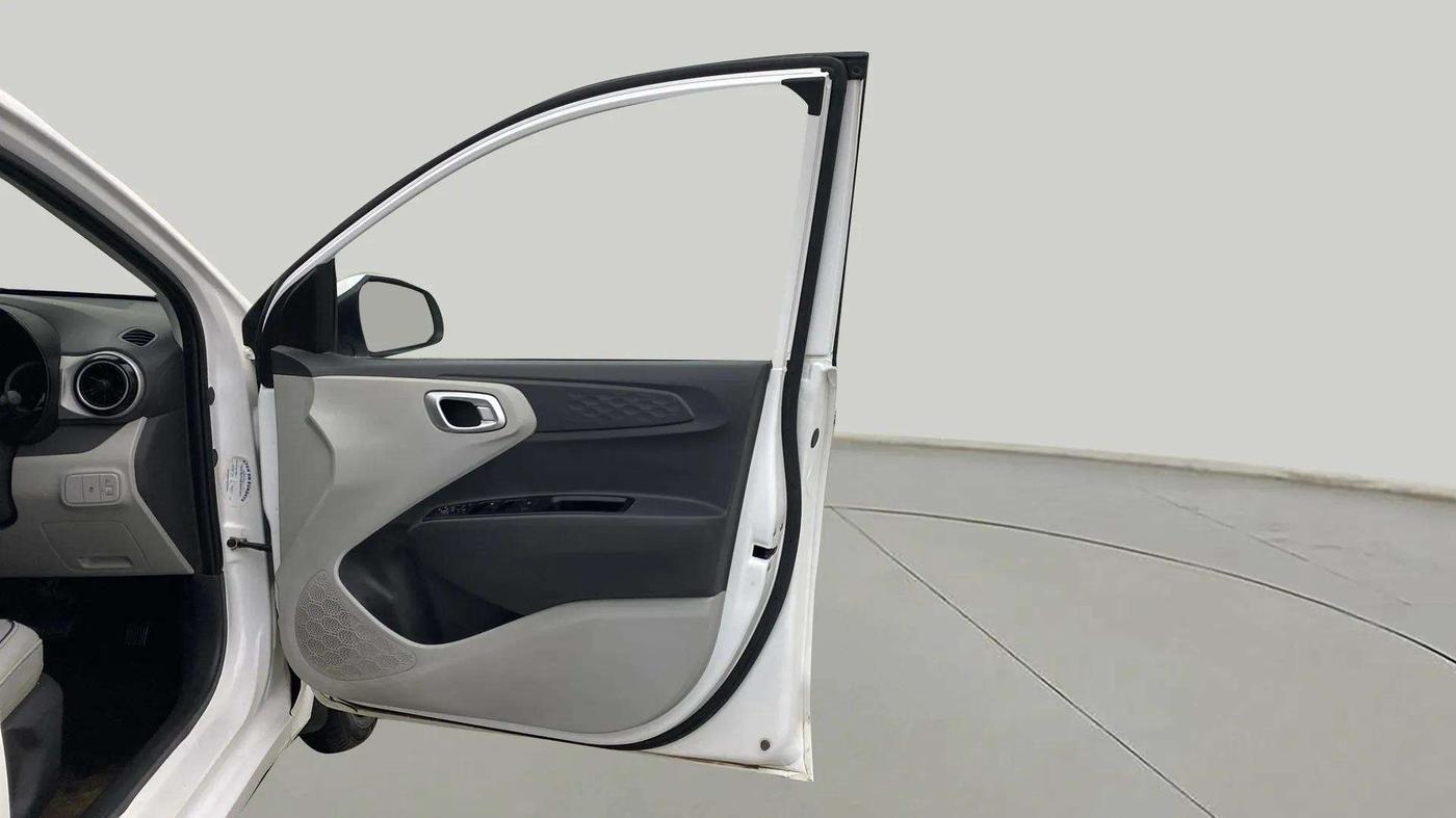 2023 Hyundai GRAND I10 NIOS SPORTZ AMT 1.2 KAPPA VTVT, Petrol, Automatic, 8,031 km, RHS Front Door