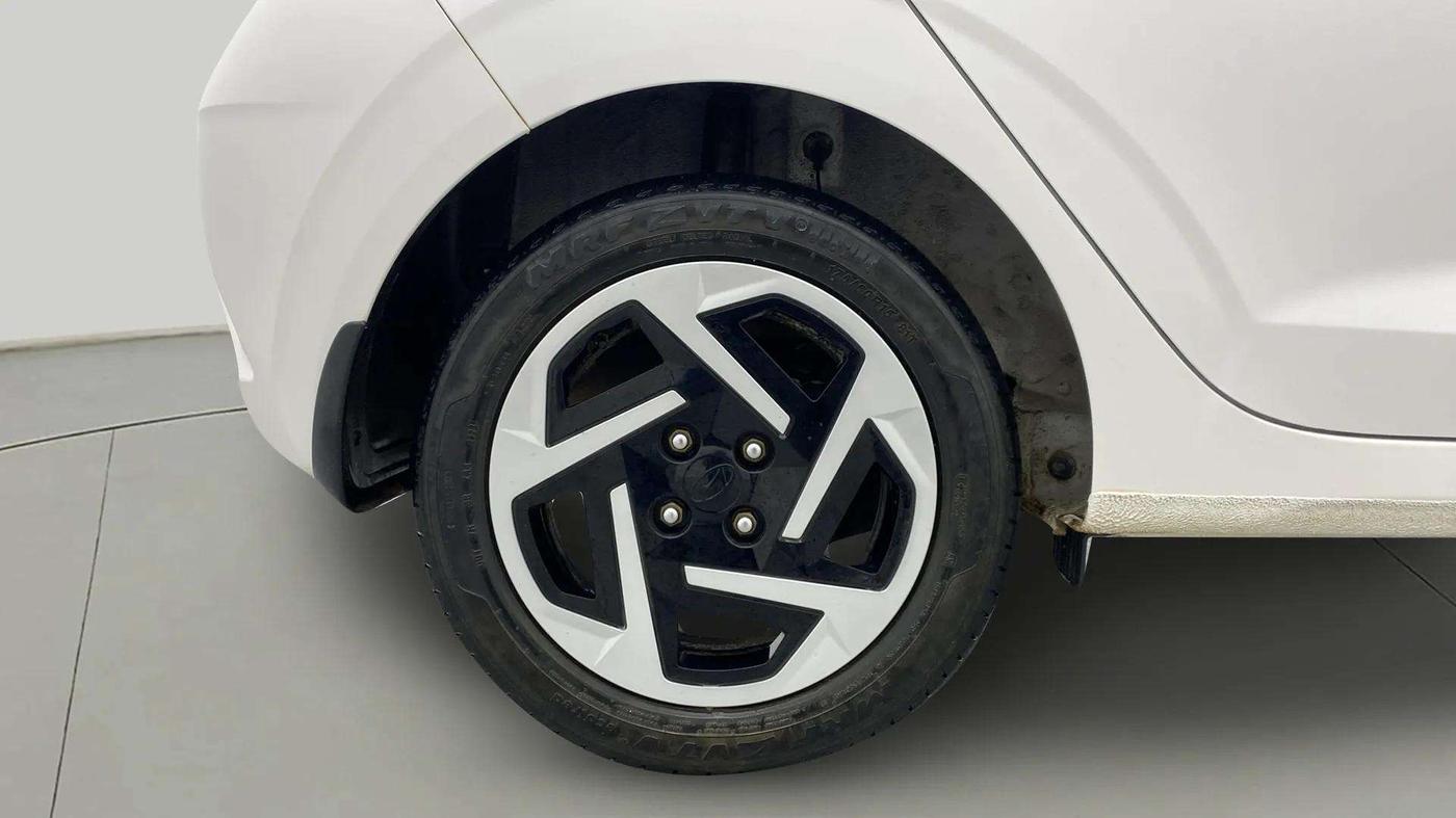 2023 Hyundai GRAND I10 NIOS SPORTZ AMT 1.2 KAPPA VTVT, Petrol, Automatic, 8,031 km, Right Rear Wheel