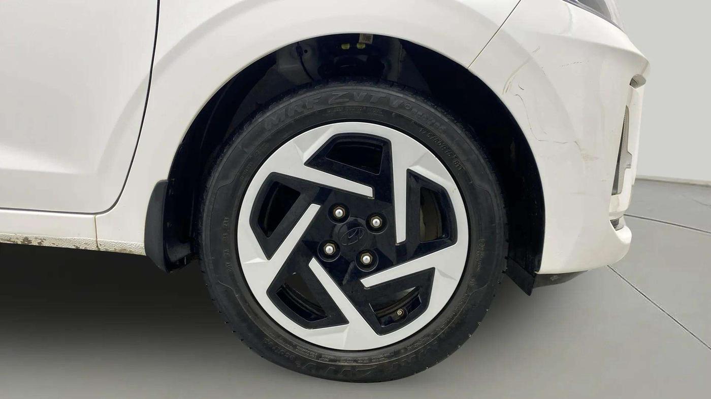 2023 Hyundai GRAND I10 NIOS SPORTZ AMT 1.2 KAPPA VTVT, Petrol, Automatic, 8,031 km, Right Front Wheel