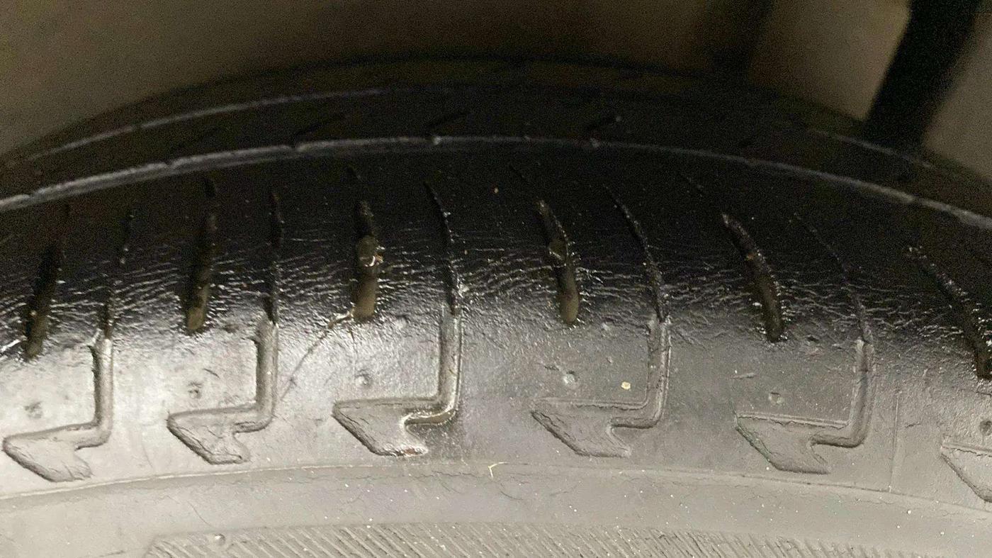 2020 Maruti IGNIS ZETA 1.2, CNG, Manual, 41,442 km, Left Rear Tyre Tread