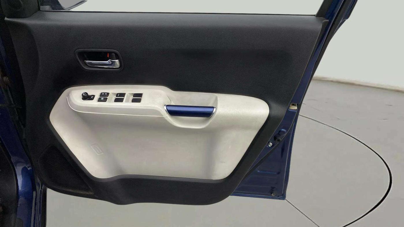2020 Maruti IGNIS ZETA 1.2, CNG, Manual, 41,442 km, Driver Side Door Panels Control