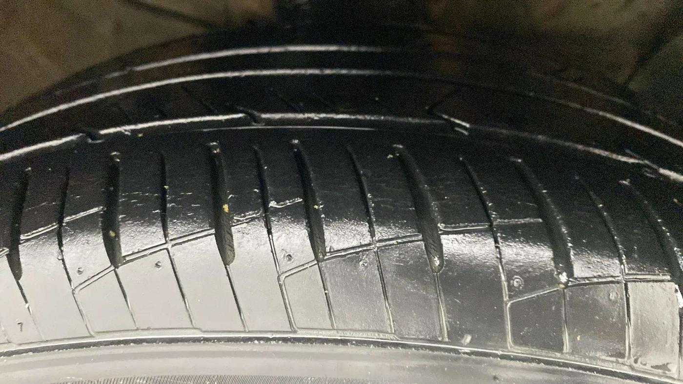 2019 Hyundai Creta SX AT 1.6 PETROL, Petrol, Automatic, 29,984 km, Right Front Tyre Tread
