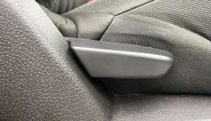 2018 Renault Duster RXS PETROL, Petrol, Manual, 27,650 km, Driver Side Adjustment Panel